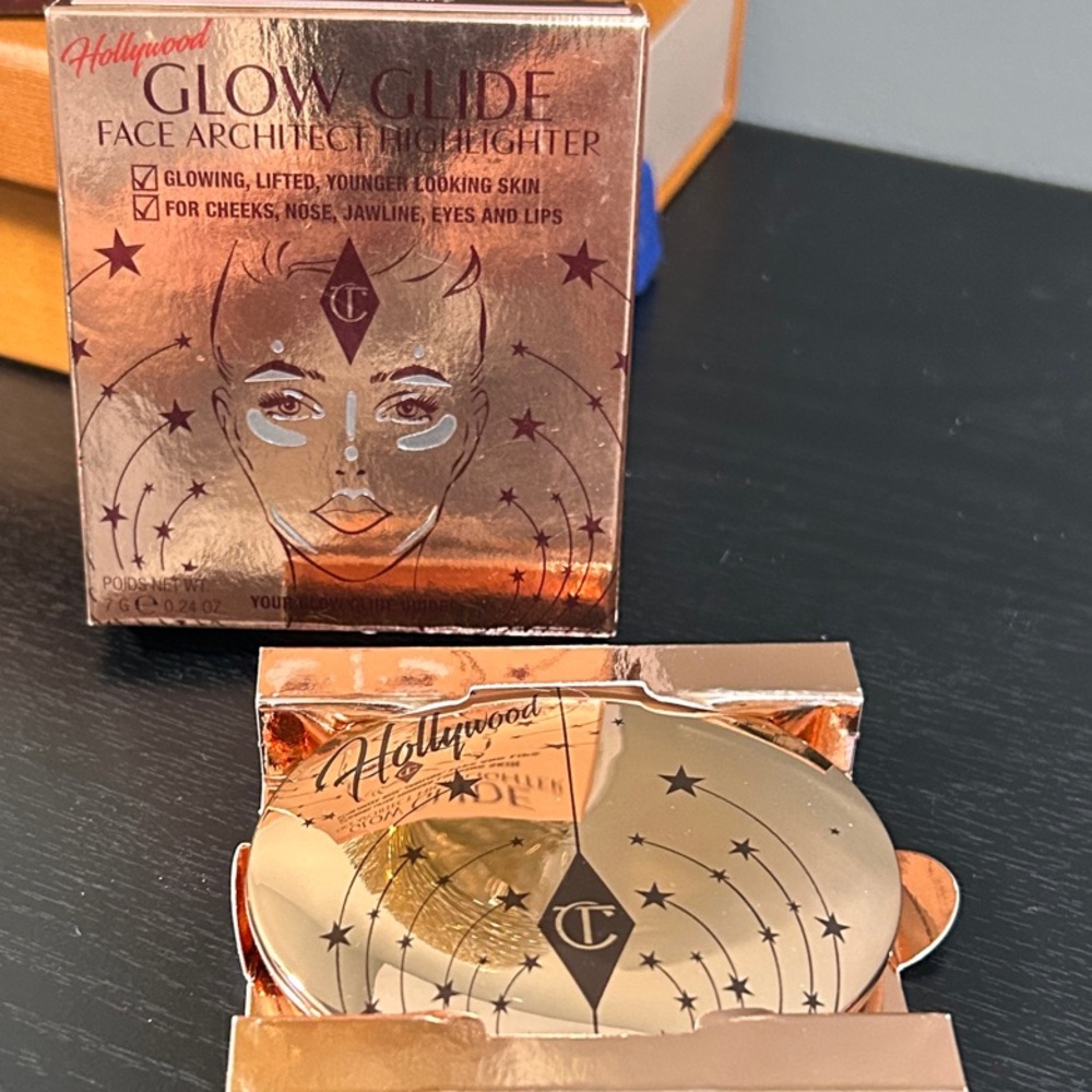 Charlotte Tilbury Glow Glide Highlighter - Champagne Glow